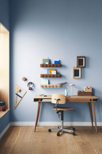lego lanza una marca de muebles de madera con su diseño de piezas de juguete dirigido a un público adulto