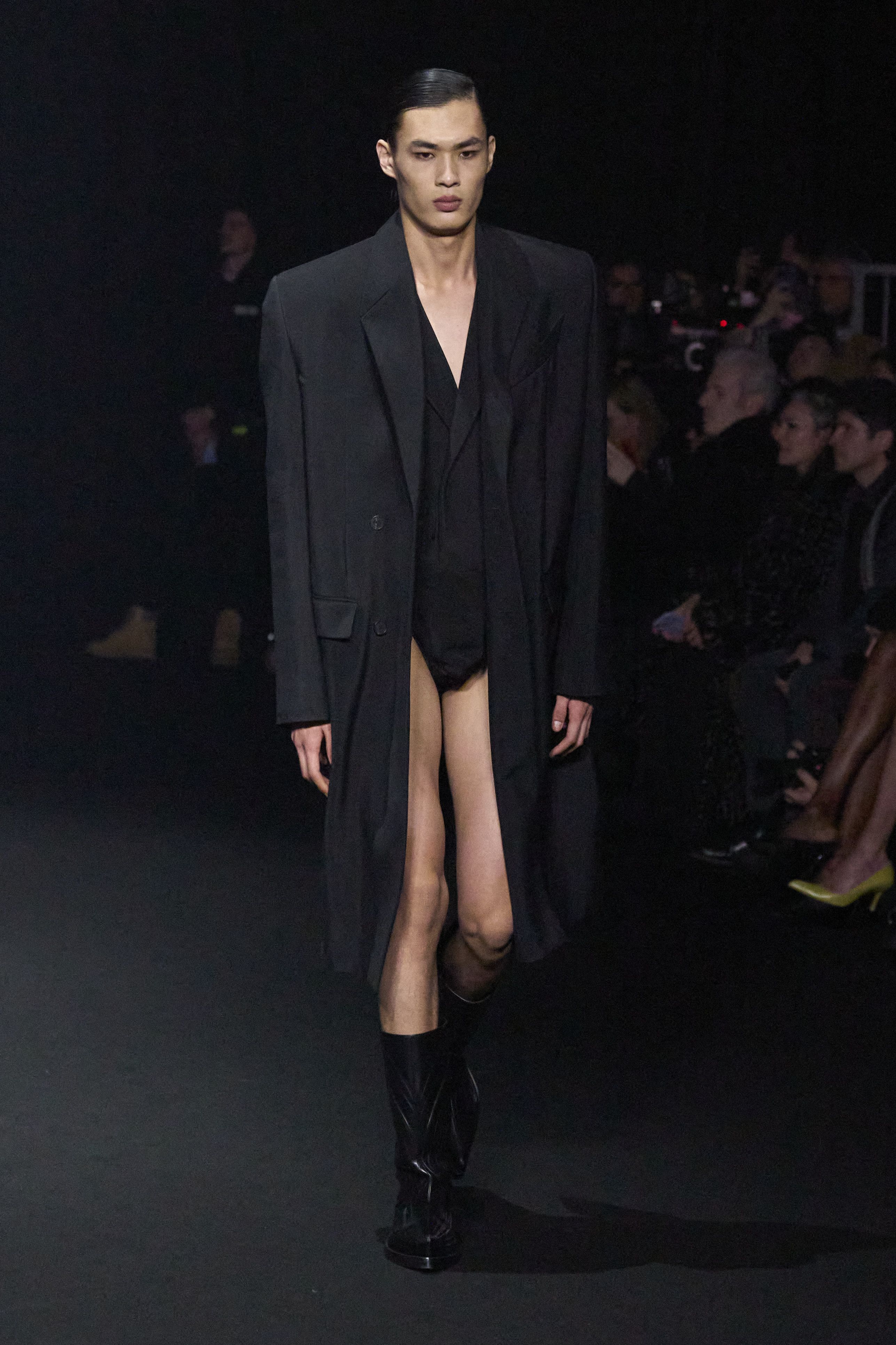 ミュグレー（MUGLER）2024-25秋冬コレクション | ファッション