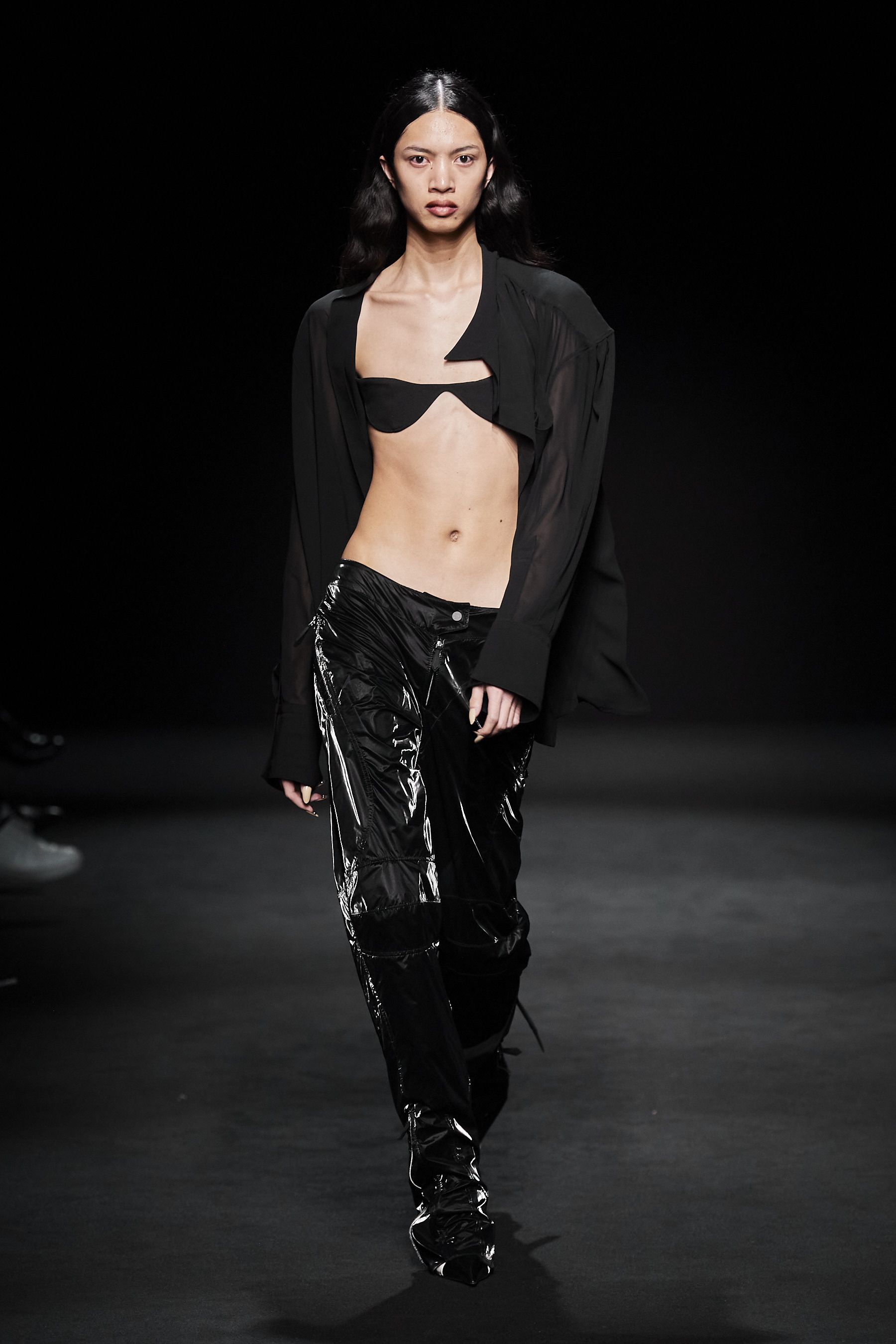 【関税込み】Mugler レッド カットアウト ボディスーツ ミュグレー」（MUGLER）｜2020秋冬コレクション
