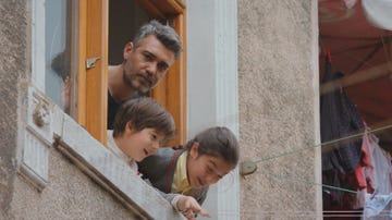 mujer capítulo 62 sarp, doruk y nisan