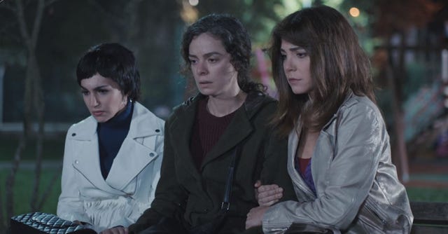 mujer capítulo 72 bersan, bahar y ceyda