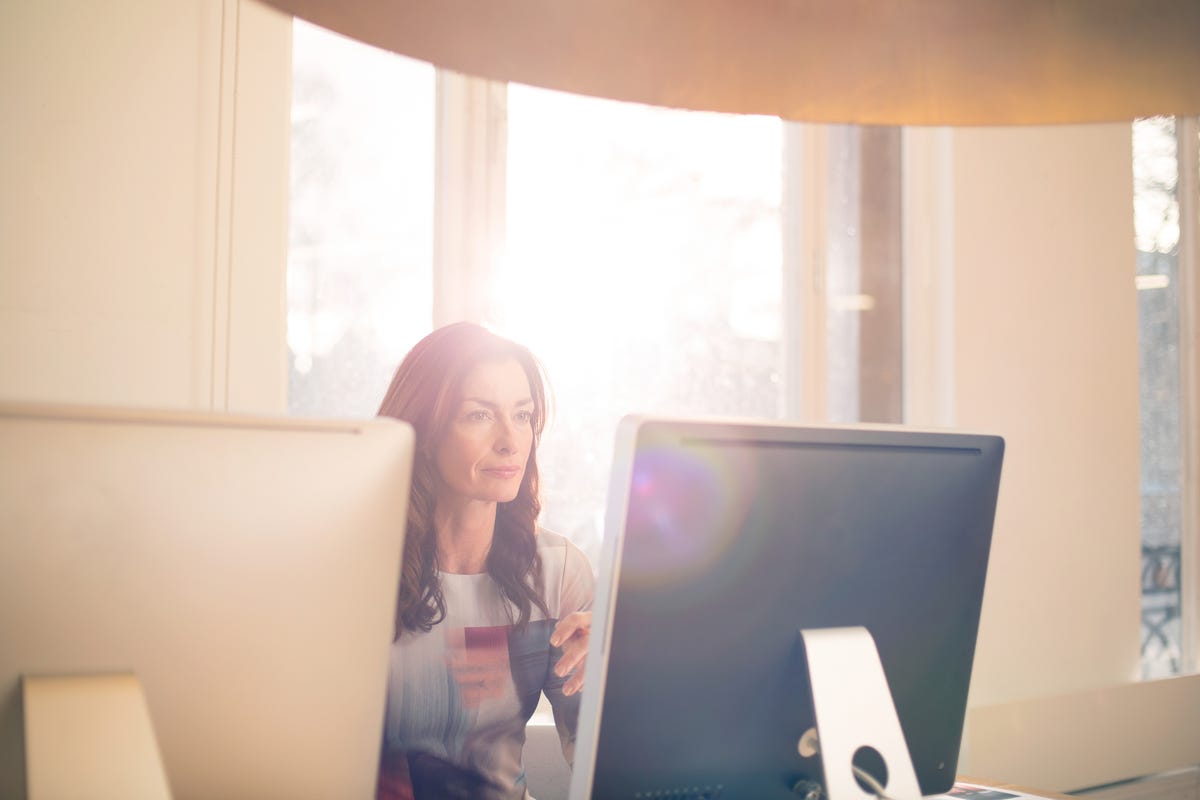 Por qué necesitamos a las mujeres mayores en el trabajo