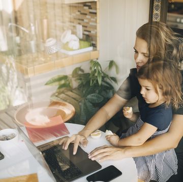 las mujeres piensan que tener hijos afecta a su vida laboral