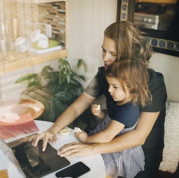 las mujeres piensan que tener hijos afecta a su vida laboral