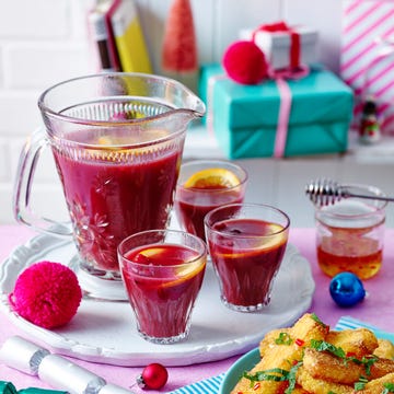 mulled pomegranate gin punch