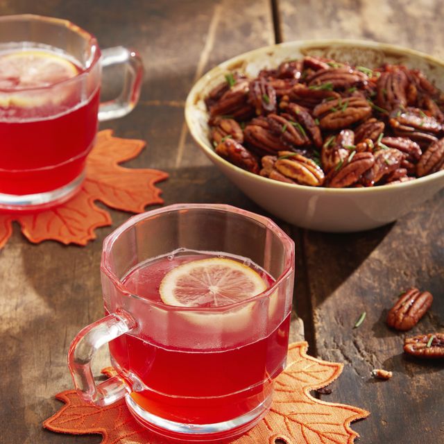 cranberry mulled white wine and grandsue’s sweet and spicy roasted pecans
