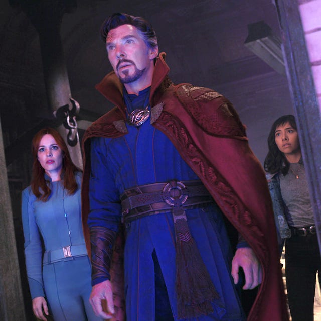 l r rachel mcadams as dr christine palmer, benedict cumberbatch as dr stephen strange, and xochitl gomez as america chavez in marvel studios' doctor strange in the multiverse of madness photo courtesy of marvel studios ©marvel studios 2022 all rights reserved