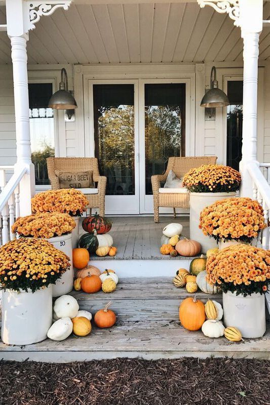 25 Best Outdoor Fall Decorations - Fall Yard Décor Ideas