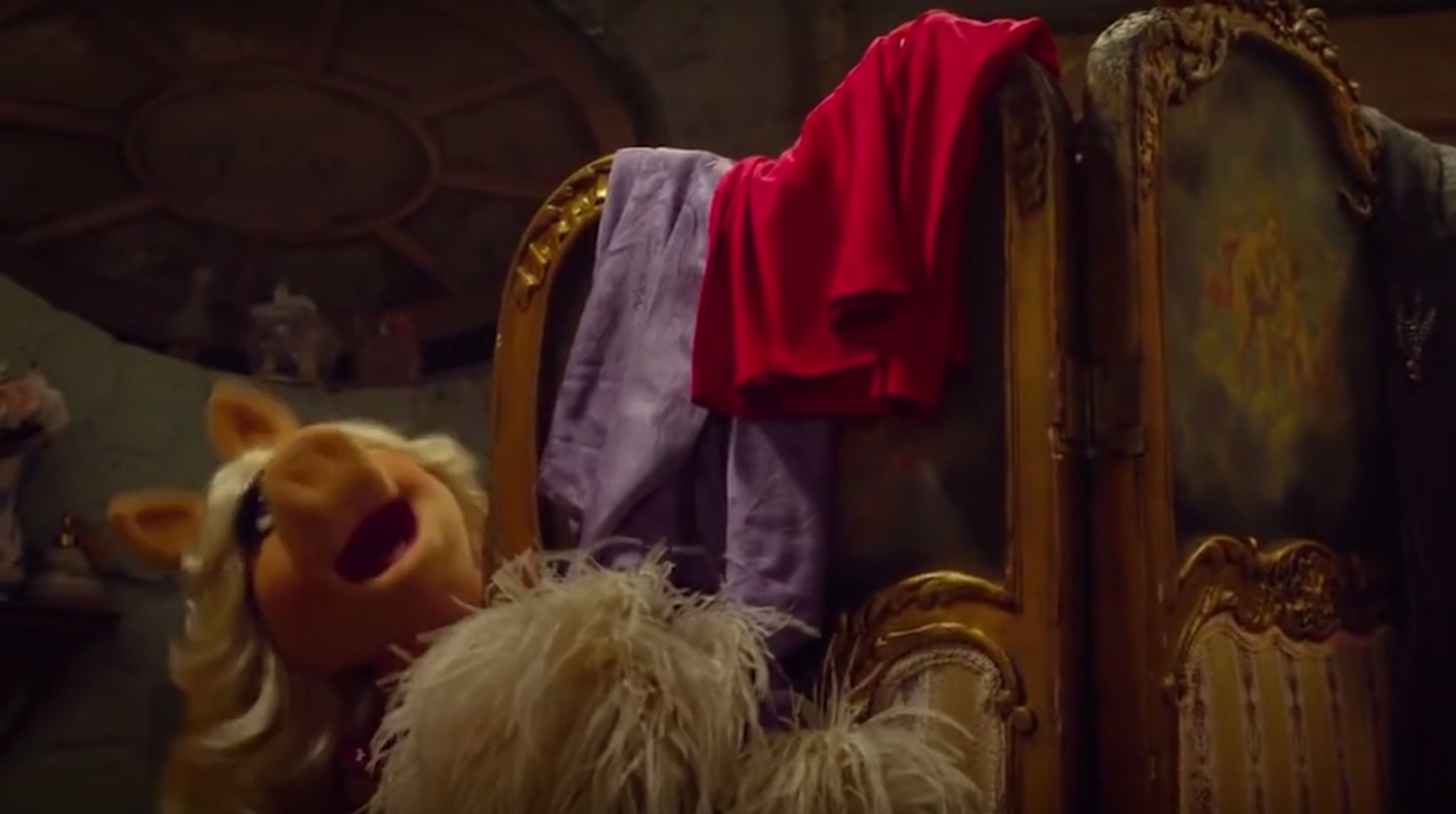 Watch Miss Piggy and Kermit Spoof 