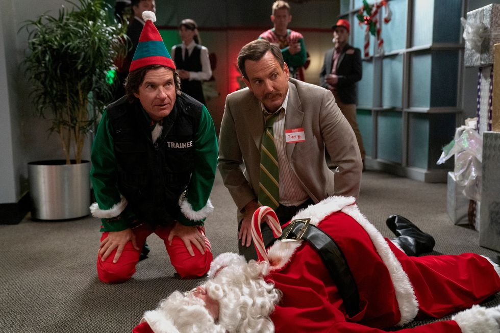 murderville   christmas special l to r jason bateman as self, will arnett as terry seattle in murderville   christmas special cr saeed adyaninetflix © 2022
