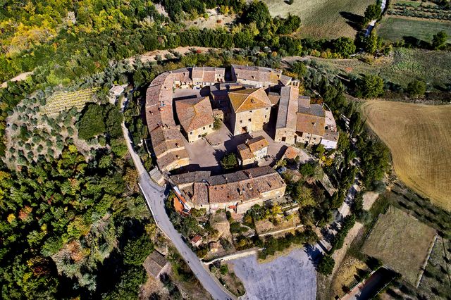 borgo forma ellittica italia