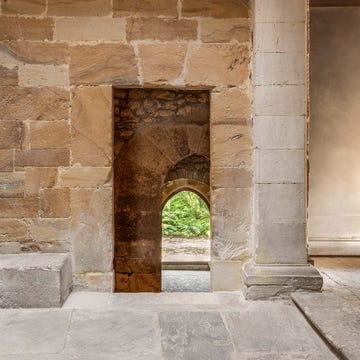 Torre de Don Borja en Santillana del Mar: un museo de arte contemporáneo torre de don borja en santillana del mar: un museo de arte contemporáneo