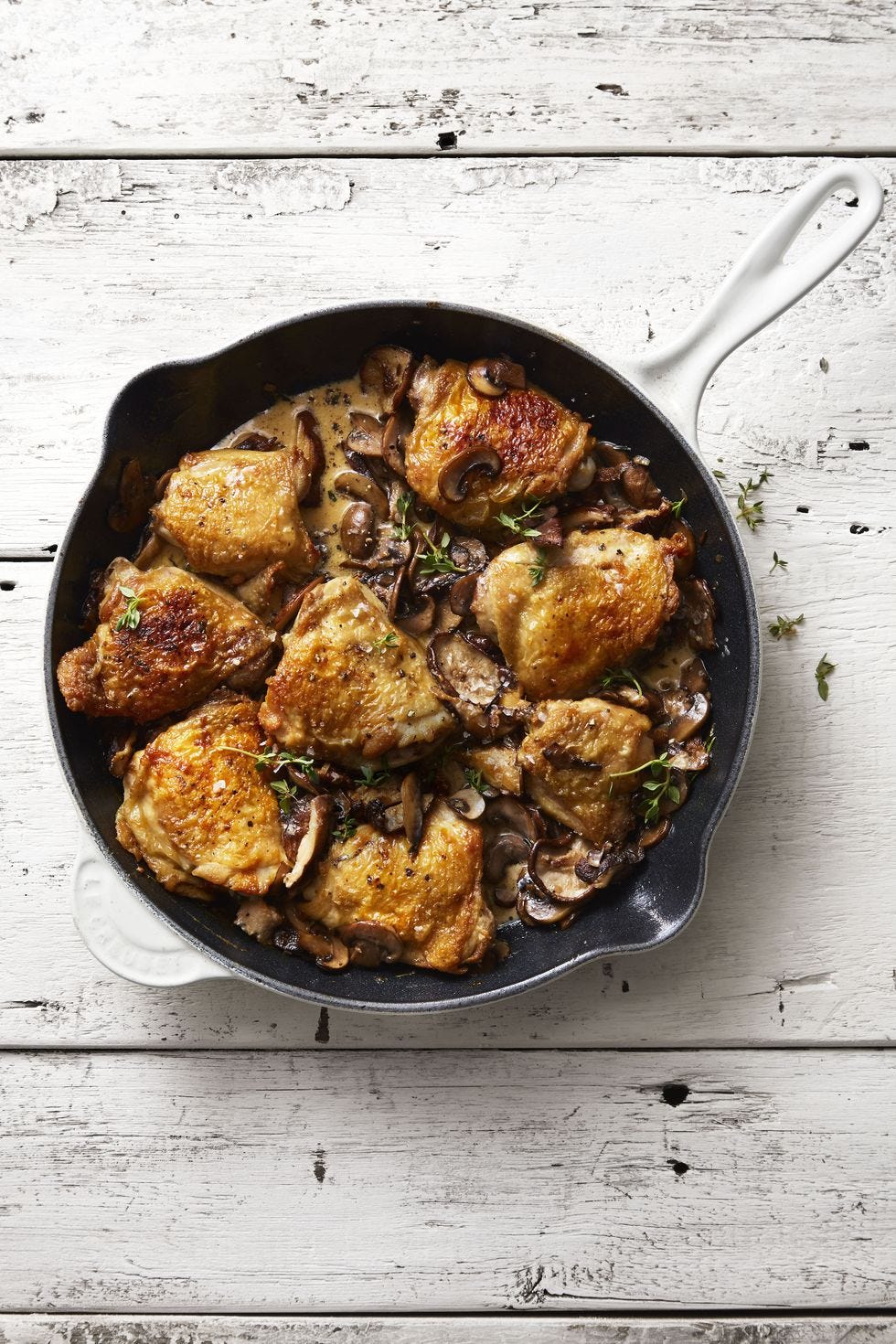 mushroom chicken skillet with herbed cream sauce