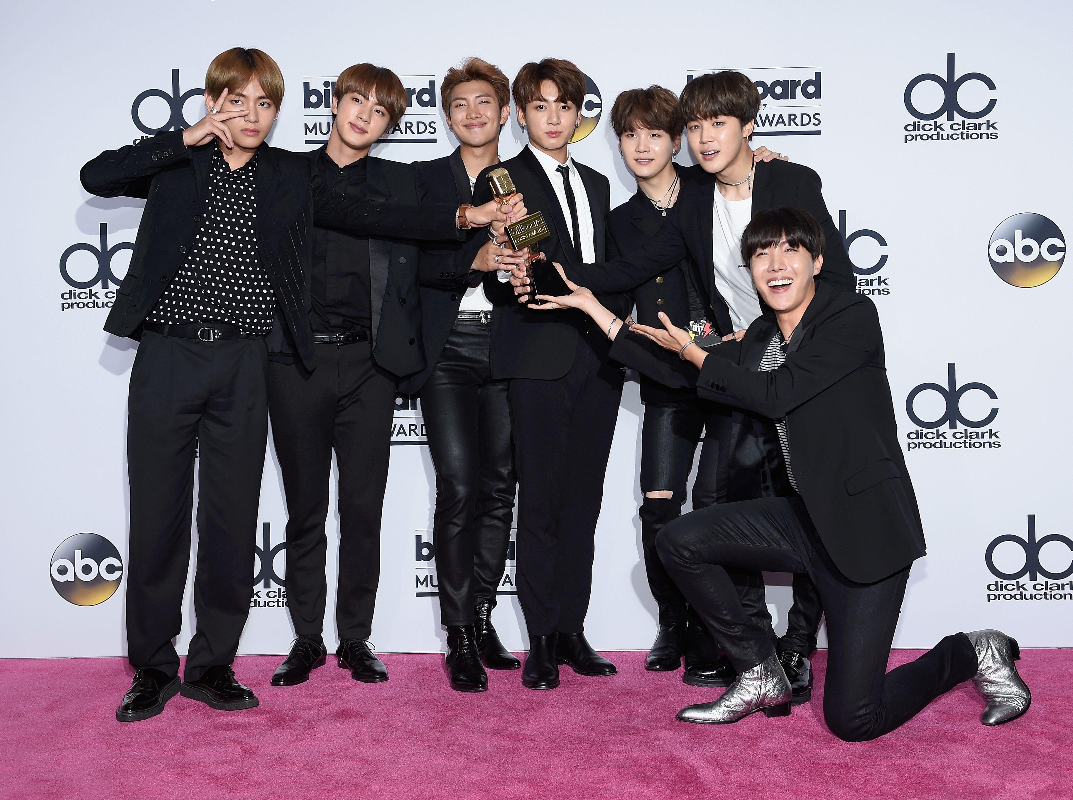 BTS、ビルボード・ミュージック・アワードで3冠に輝く