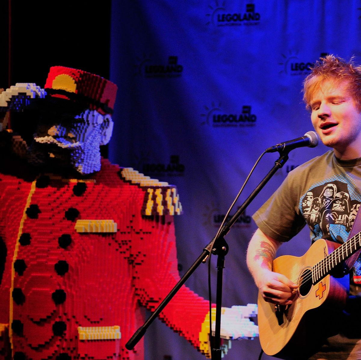 Ed Sheeran Makes Surprise Appearance at Lego Store in Minnesota