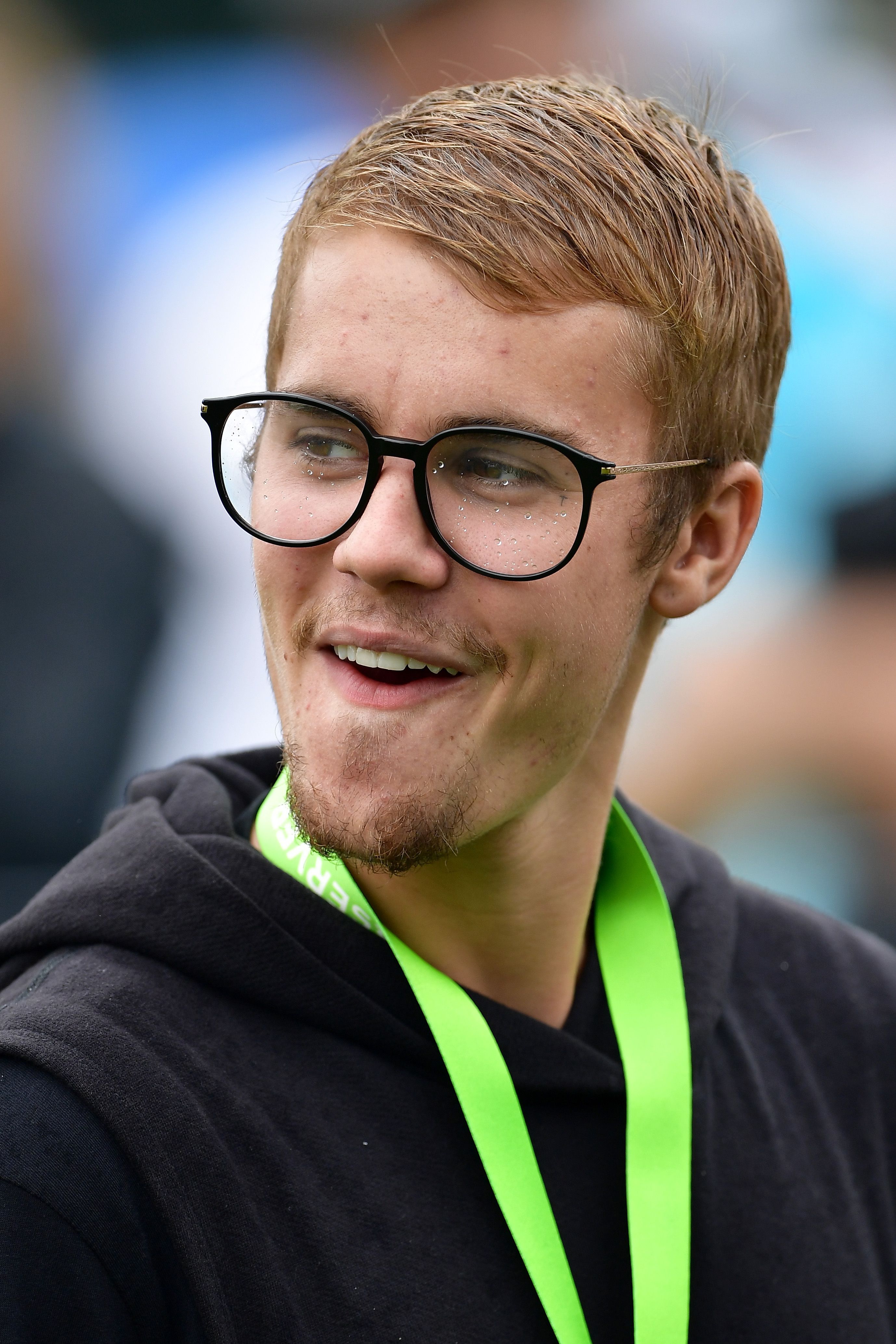 Justin Bieber Wears a Hilarious Disguise to Surprise Fans in