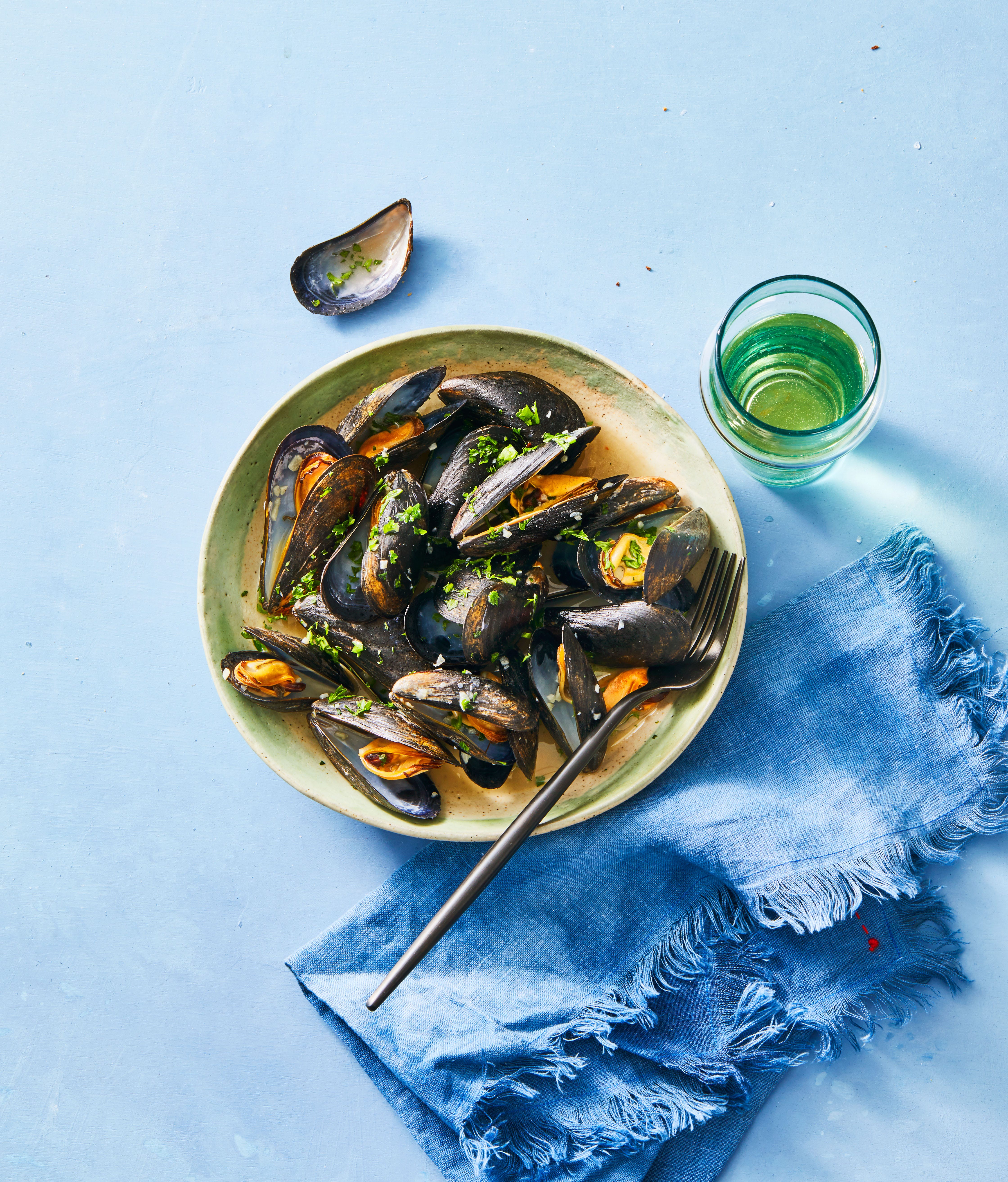 white wine mussels on a plate