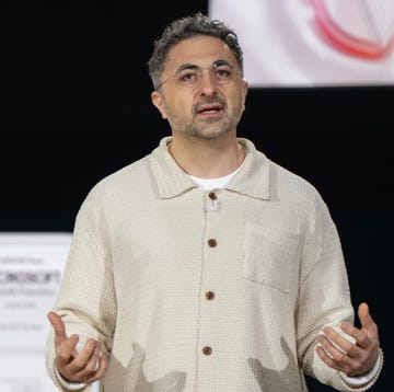 mustafa suleyman experto inteligencia artificial mustafa suleyman experto inteligencia artificial durante una conferencia de microsoft
