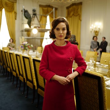 natalie portman on the set of jackie. photo by pablo larrain. © 2016 twentieth century fox film corporation all rights reserved natalie portman on the set of jackie. photo by pablo larrain. © 2016 twentieth century fox film corporation all rights reserved