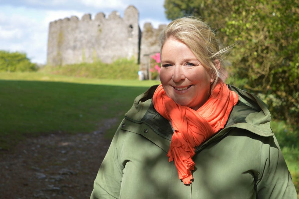 my cornwall with fern britton ep 1 fern britton exploring restormal castle