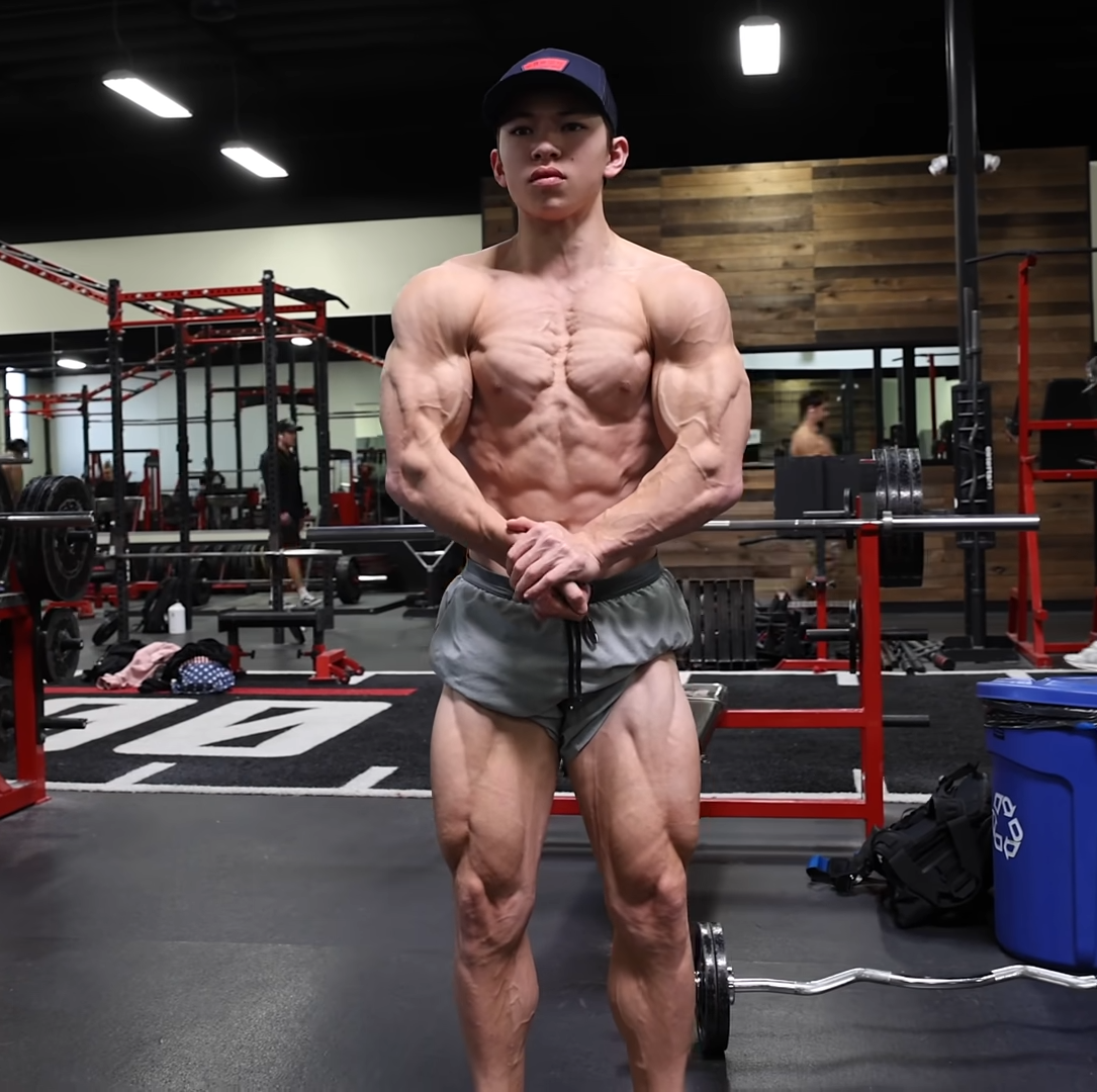 Bodybuilder Tristyn Lee Explains the Dangers of Maintaining 4% Body Fat for  Two Years