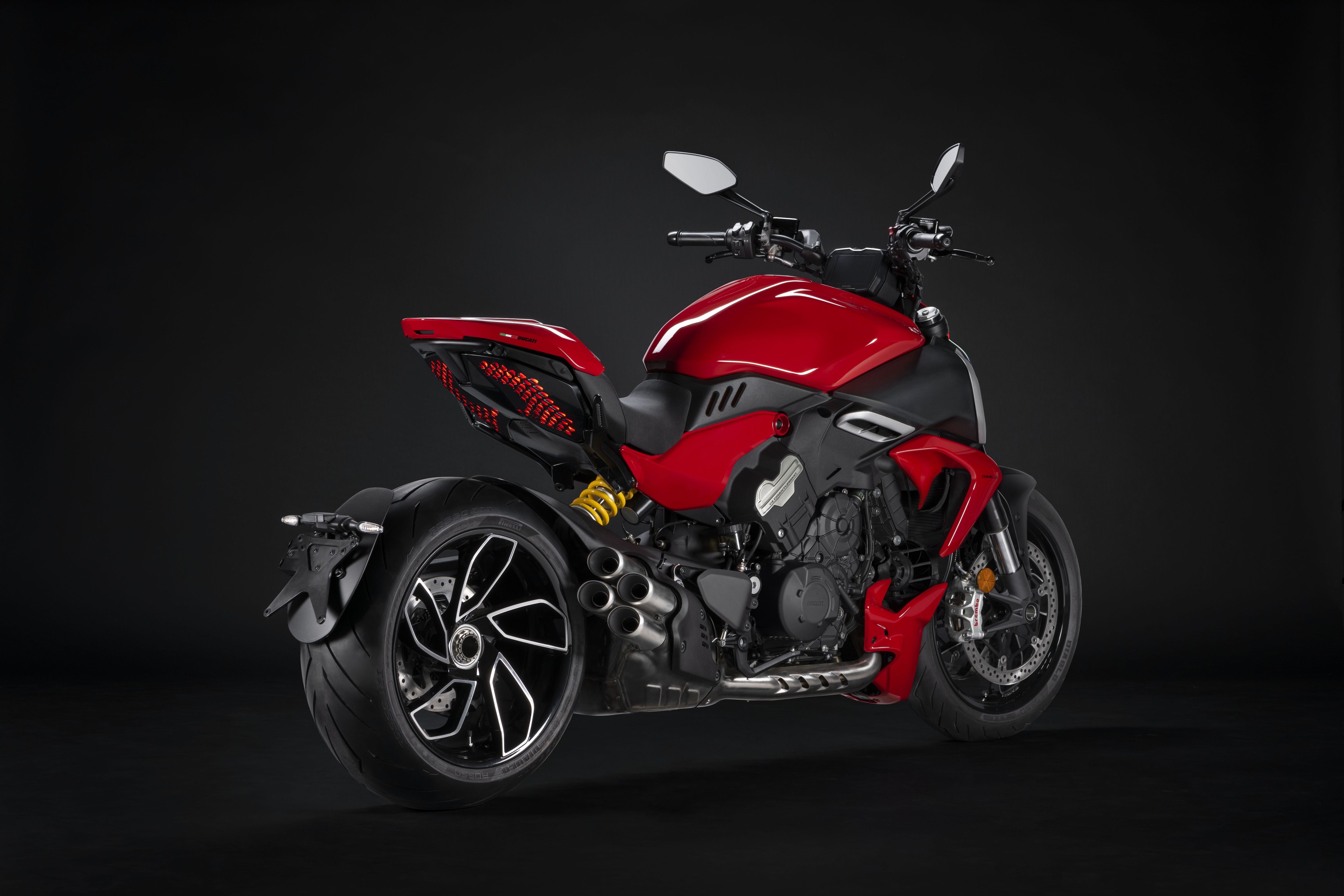 Новый мотоцикл 2023. Diavel v4 2023. Мотоцикл Ducati Diavel v4,. Ducati x Diavel s 2023. Дукати x Diavel 2021.