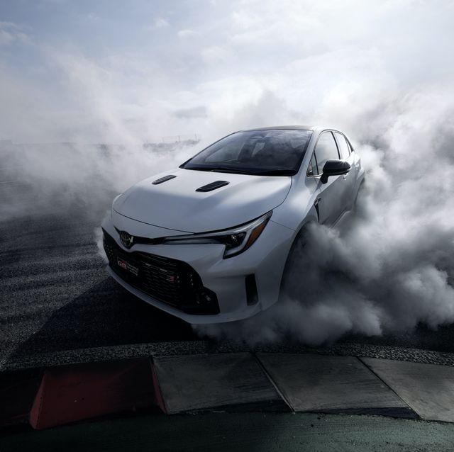 https://hips.hearstapps.com/hmg-prod/images/my23-gr-corolla-circuit-edition-028-1648665527.jpg?crop=0.912xw:1.00xh;0.0449xw,0&resize=640:*