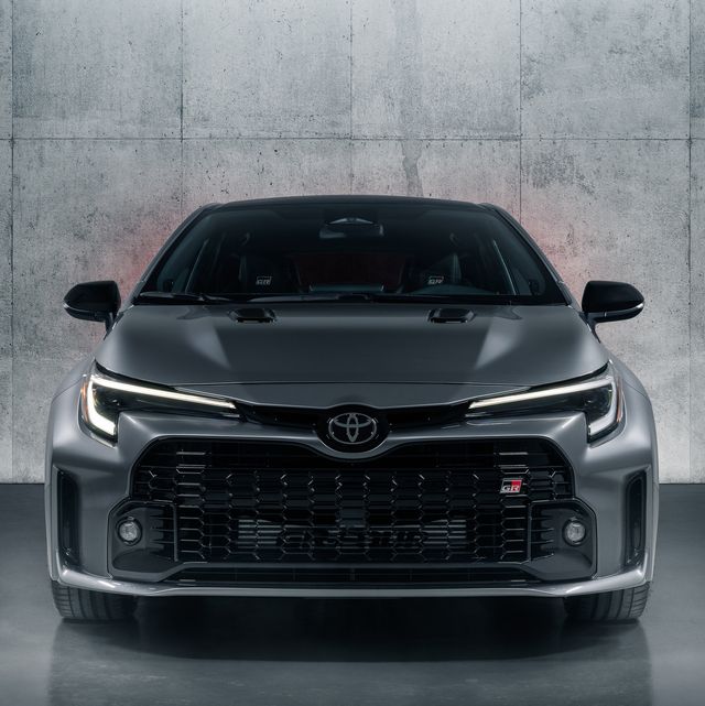 https://hips.hearstapps.com/hmg-prod/images/my23-gr-corolla-circuit-edition-03-1649445234.jpg?crop=0.600xw:0.901xh;0.184xw,0.0332xh&resize=640:*