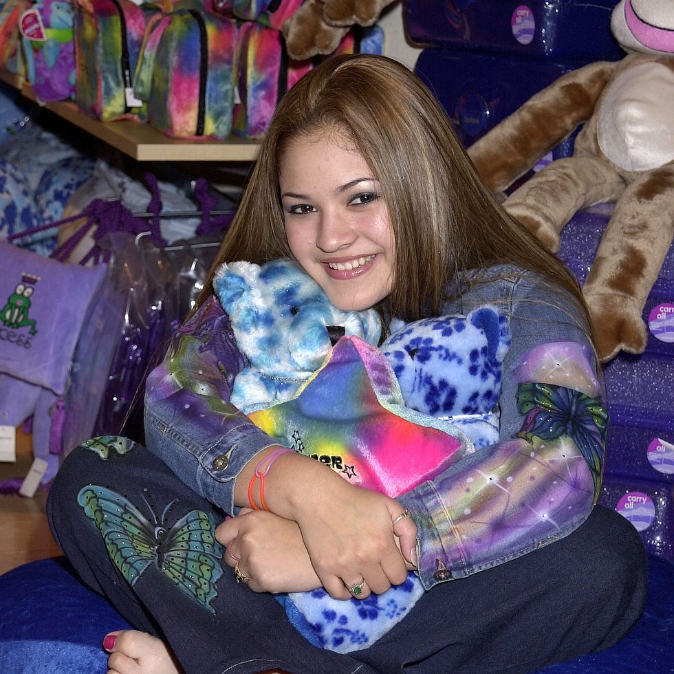 40 Things Every '90s Mallrat Will Remember - Iconic 1990s Stores