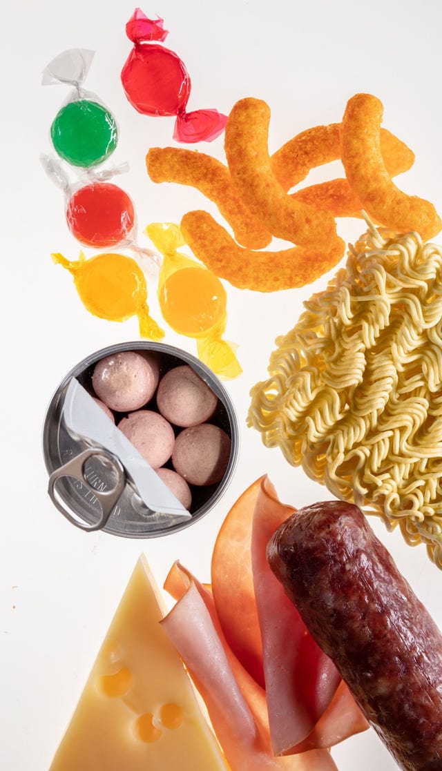 Nee zeggen tegen voedingsmiddelen zoals snoep en verpakte snacks kan niet alleen je gezondheid bevorderen maar ook de impact op het milieu verminderen