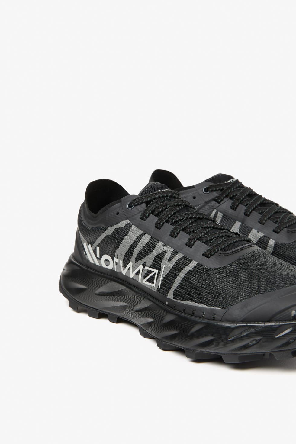las zapatillas de trail running nnormal kjerag brut