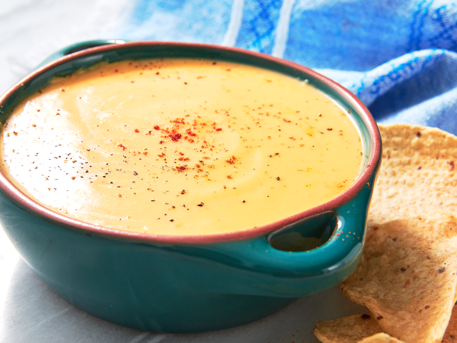Cheddar Sauce - Liquid cheese sauce for nacho chips and t