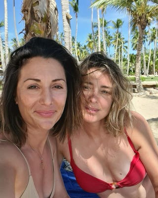 nagore robles y sandra barneda posan en un selfie en república dominicana