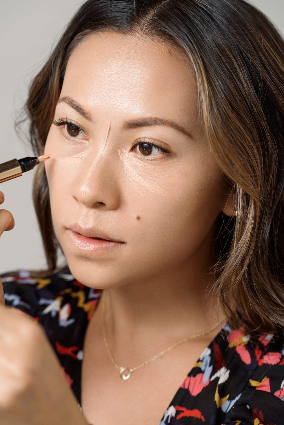 Nam Vo Glowing Skin - How Makeup Artist Nam Vo Does Her Makeup