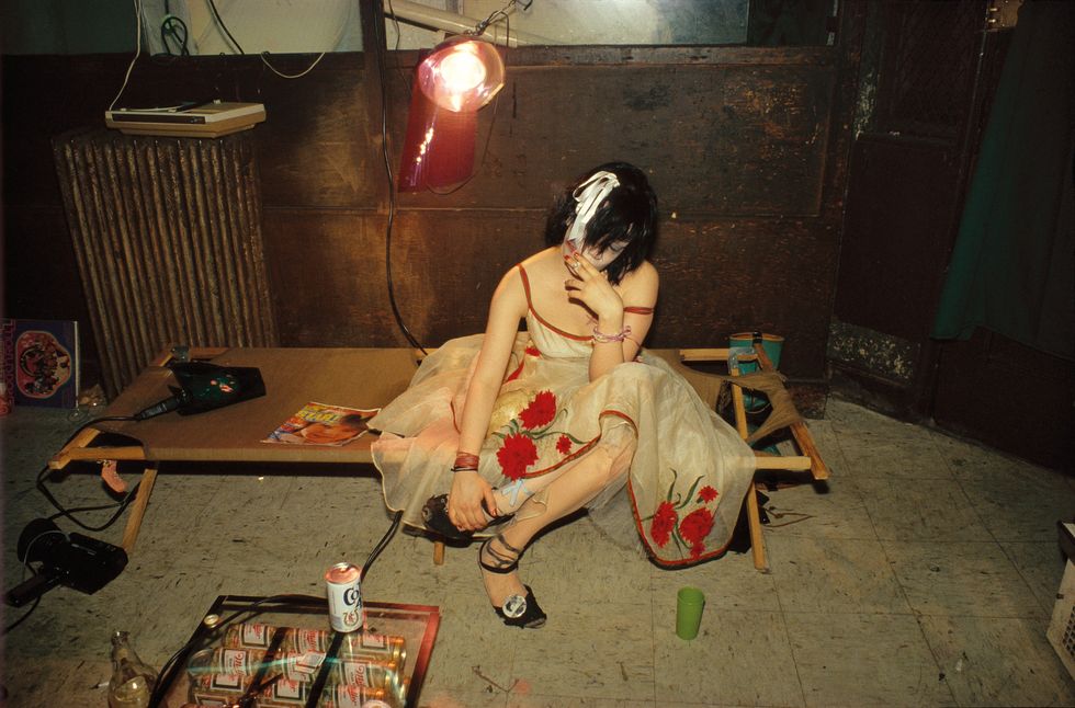 nan goldin, trixie on the cot, nyc, 1979, fotografia, woman, donna, gagosian gallery basilea,