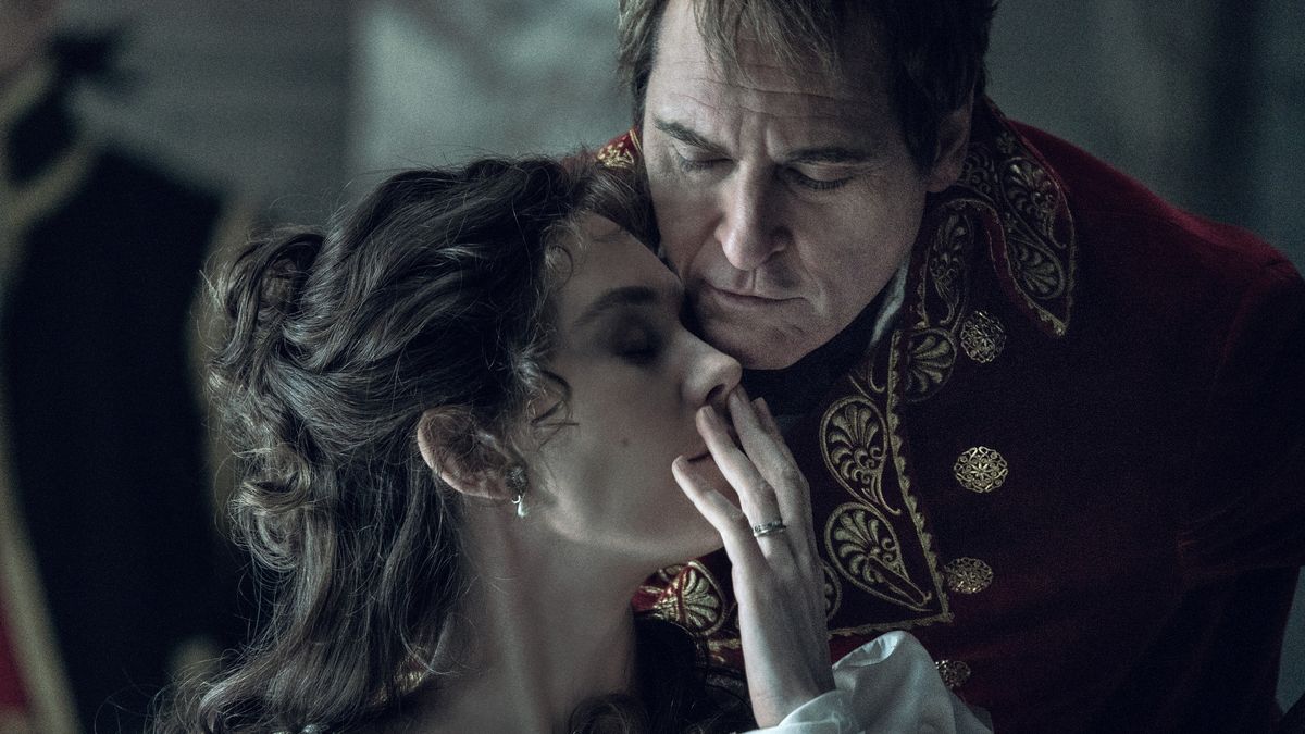 preview for Joaquin Phoenix y Ridley Scott hablan del amor de Napoleón por Josefina