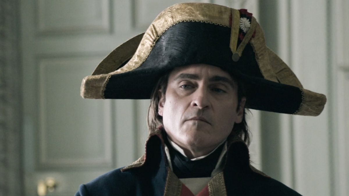 preview for Joaquin Phoenix y Ridley Scott hablan del complejo Napoleón