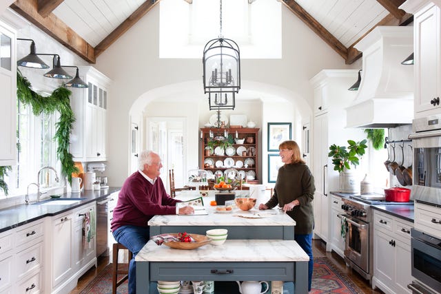 nashville farmhouse kitchen decorated for christmas