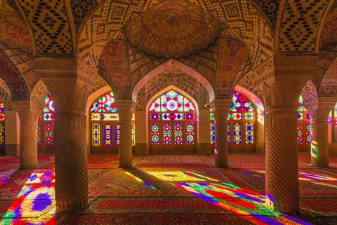14 Most Beautiful Mosques in the World - Best Mosques to Visit