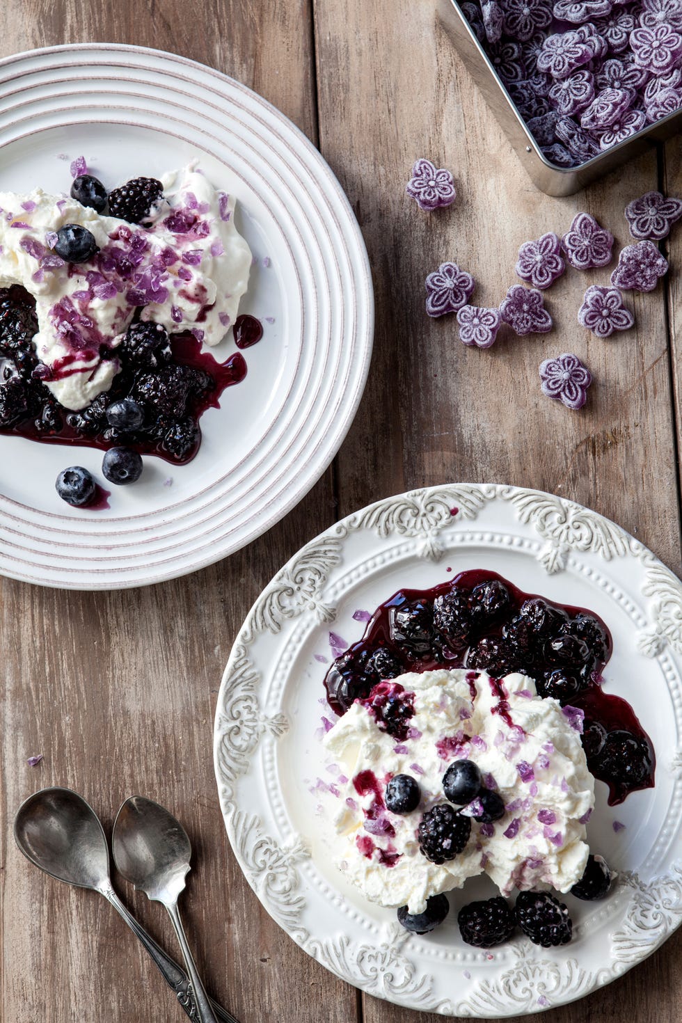 recetas de helados caseros nata, violetas y moras