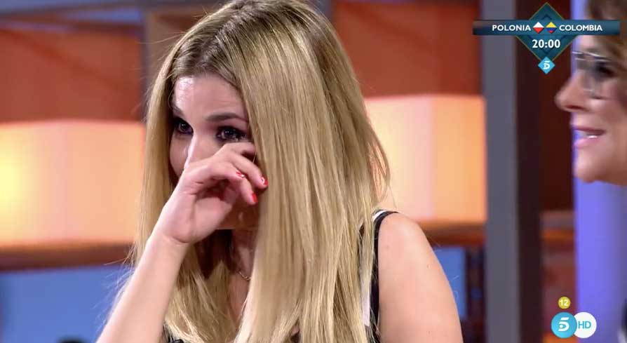 Natalia Rodríguez llorando