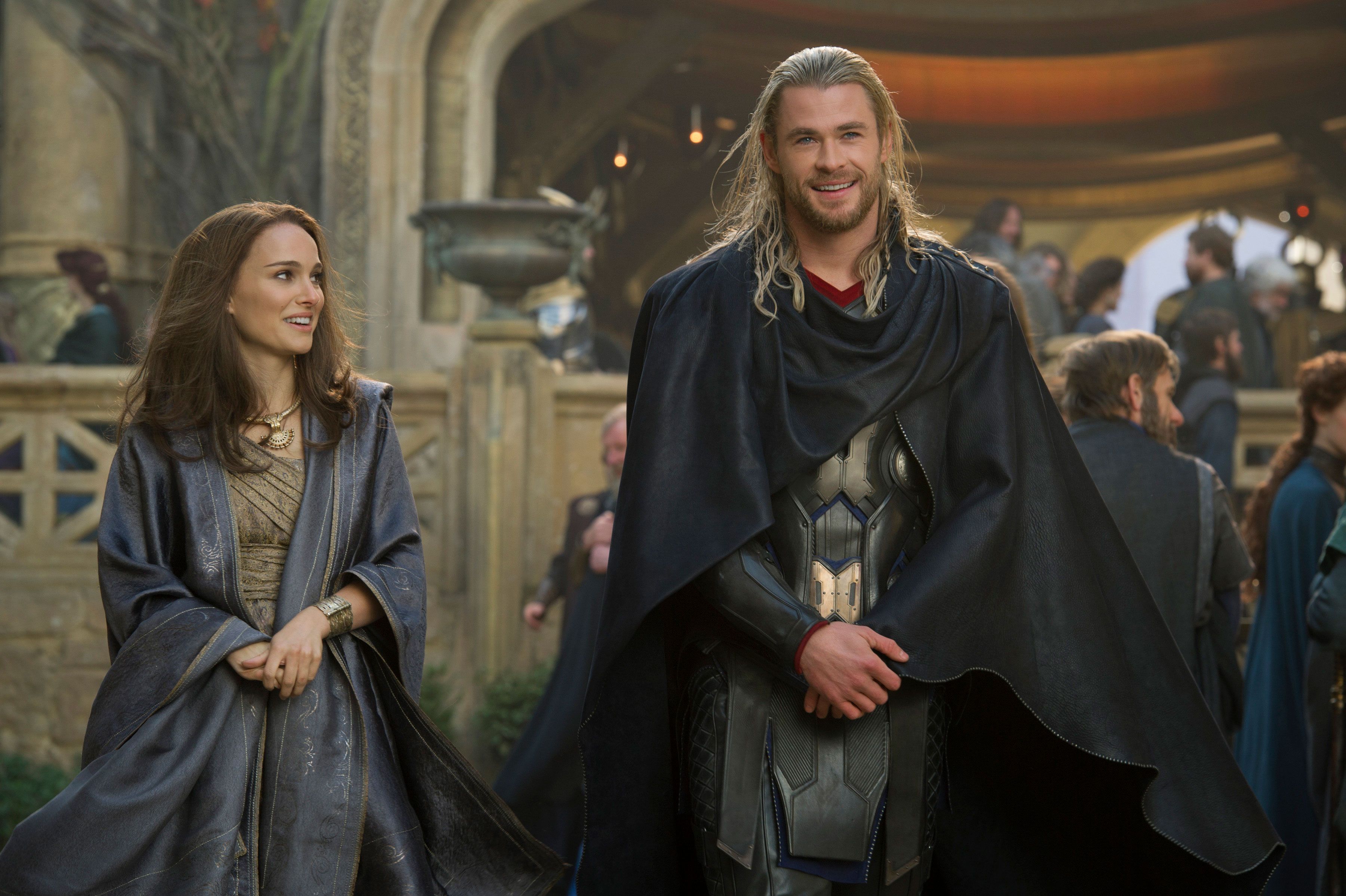 Fotos do set sugerem flashback em 'Thor: Love and Thunder