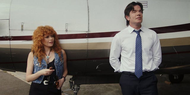 https://hips.hearstapps.com/hmg-prod/images/natasha-lyonne-and-john-mulaney-681e0b5001675.jpg?crop=0.849xw:0.849xh;0.0673xw,0.0385xh&resize=640:*