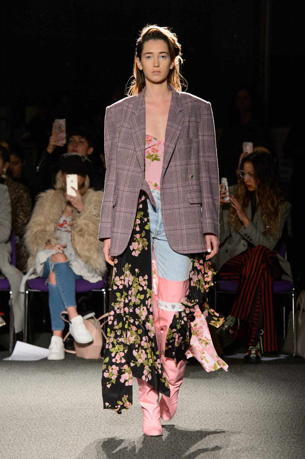 Fashion, Fashion model, Fashion show, Runway, Clothing, Event, Public event, Fashion design, Outerwear, Haute couture, 