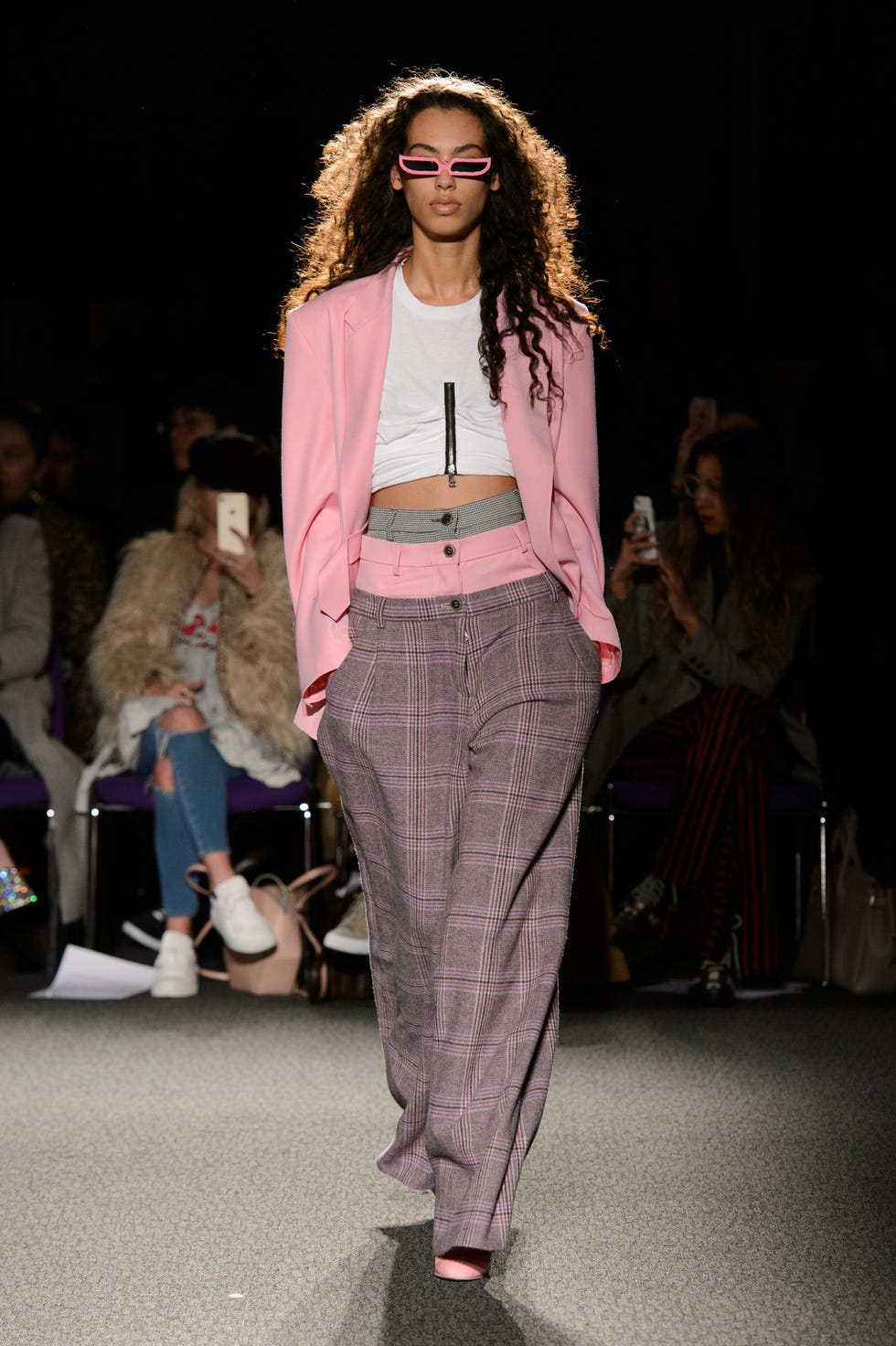 Fashion show, Fashion model, Runway, Fashion, Clothing, Pink, Public event, Event, Fashion design, Outerwear, 