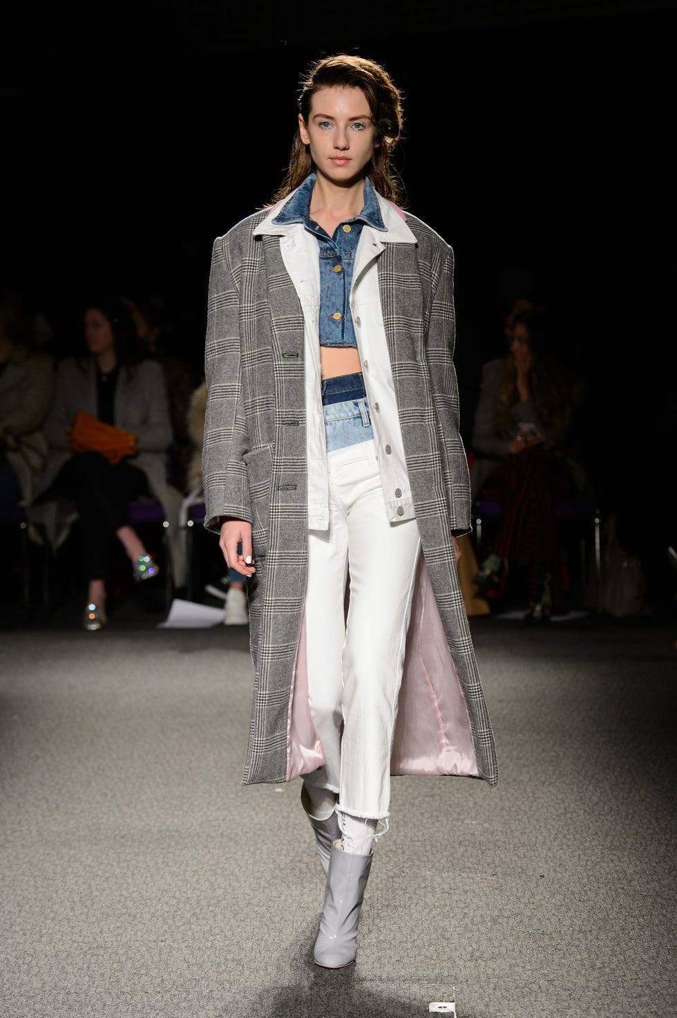 Fashion, Fashion show, Fashion model, Runway, Clothing, Fashion design, Event, Public event, Human, Outerwear, 