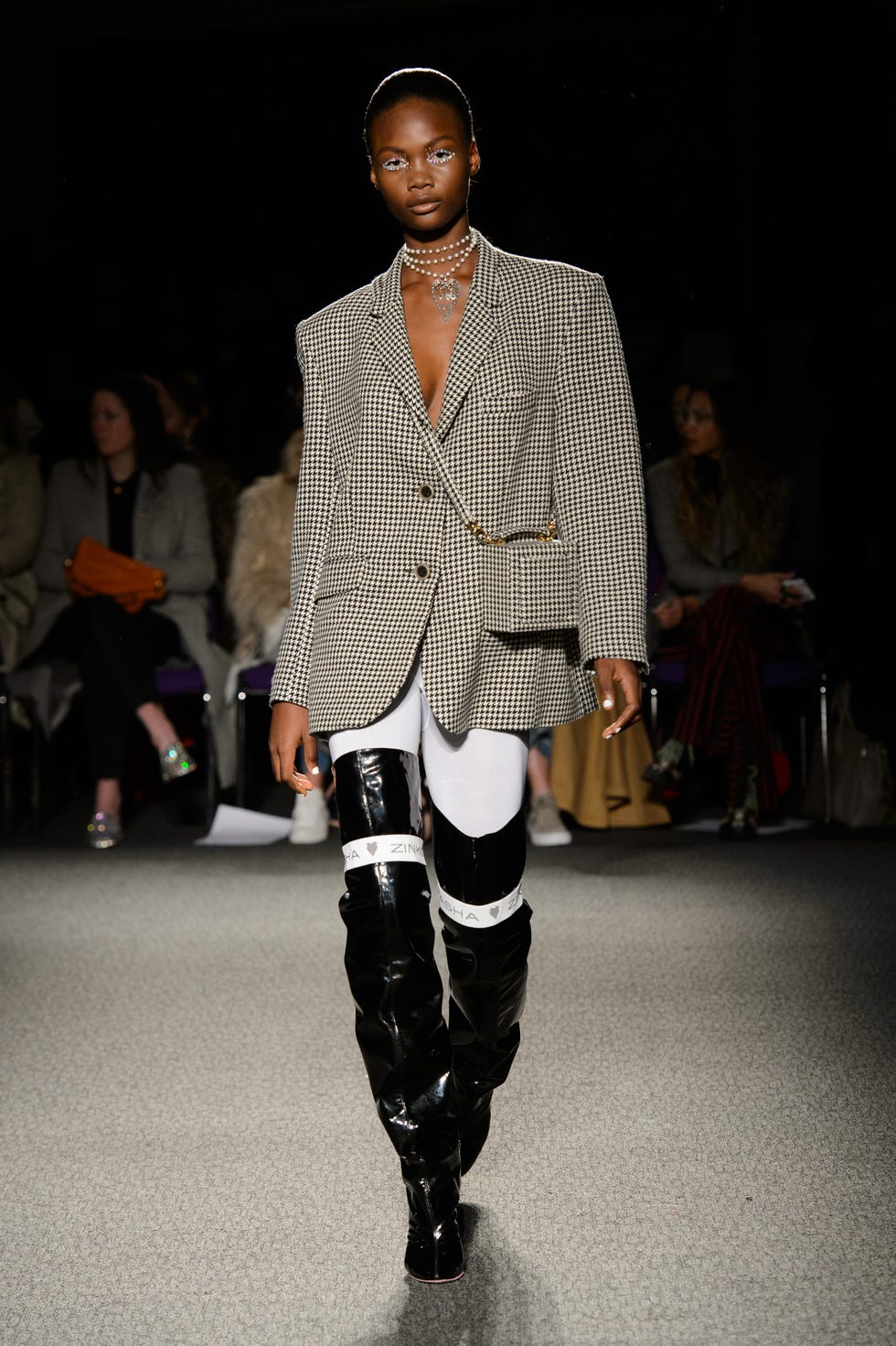 Runway, Fashion model, Fashion show, Fashion, Fashion design, Footwear, Human, Public event, Joint, Street fashion, 