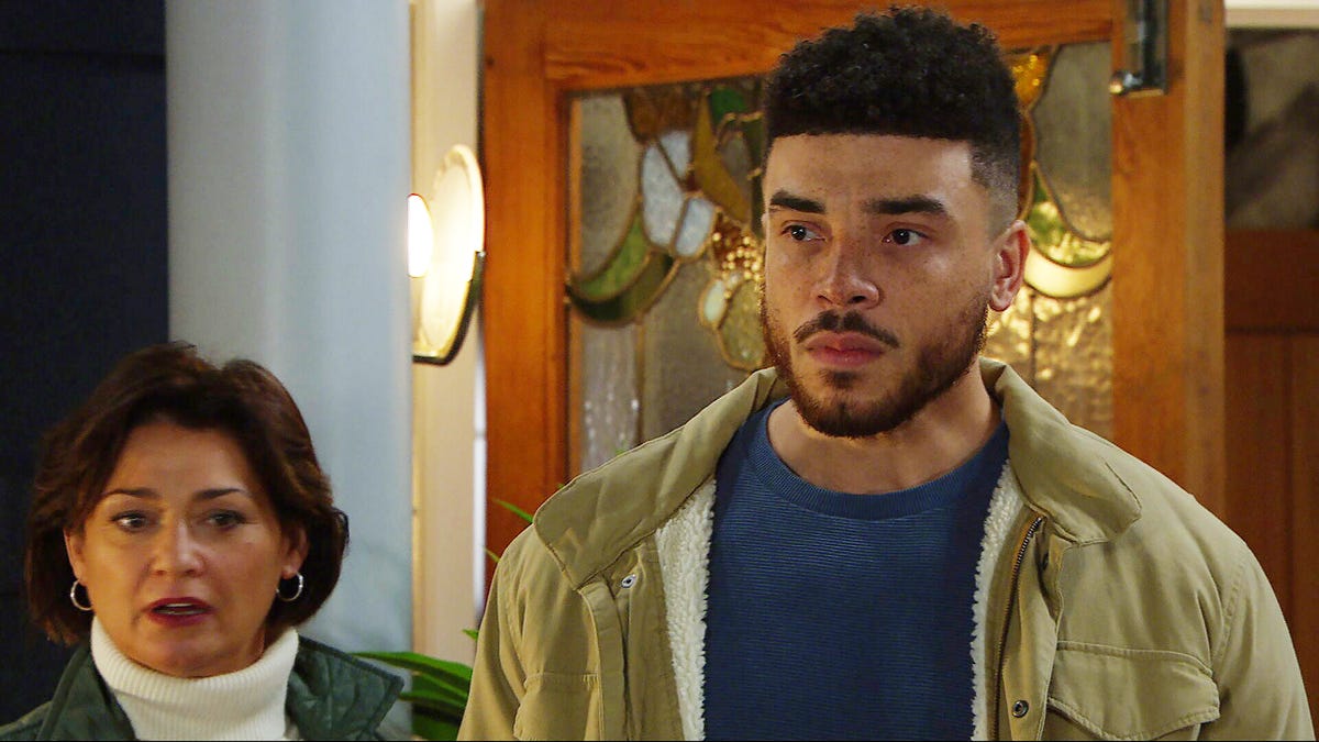 Emmerdale Soap Scoop! Mack and John go head-to-head