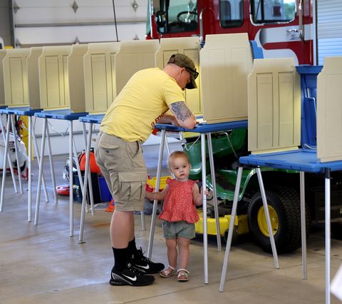 wisconsin voters head to the polls on state's primary day