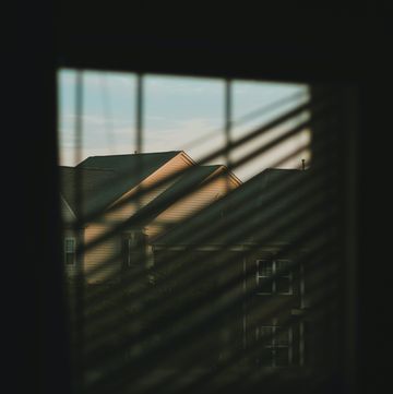 finestra con vista su casa